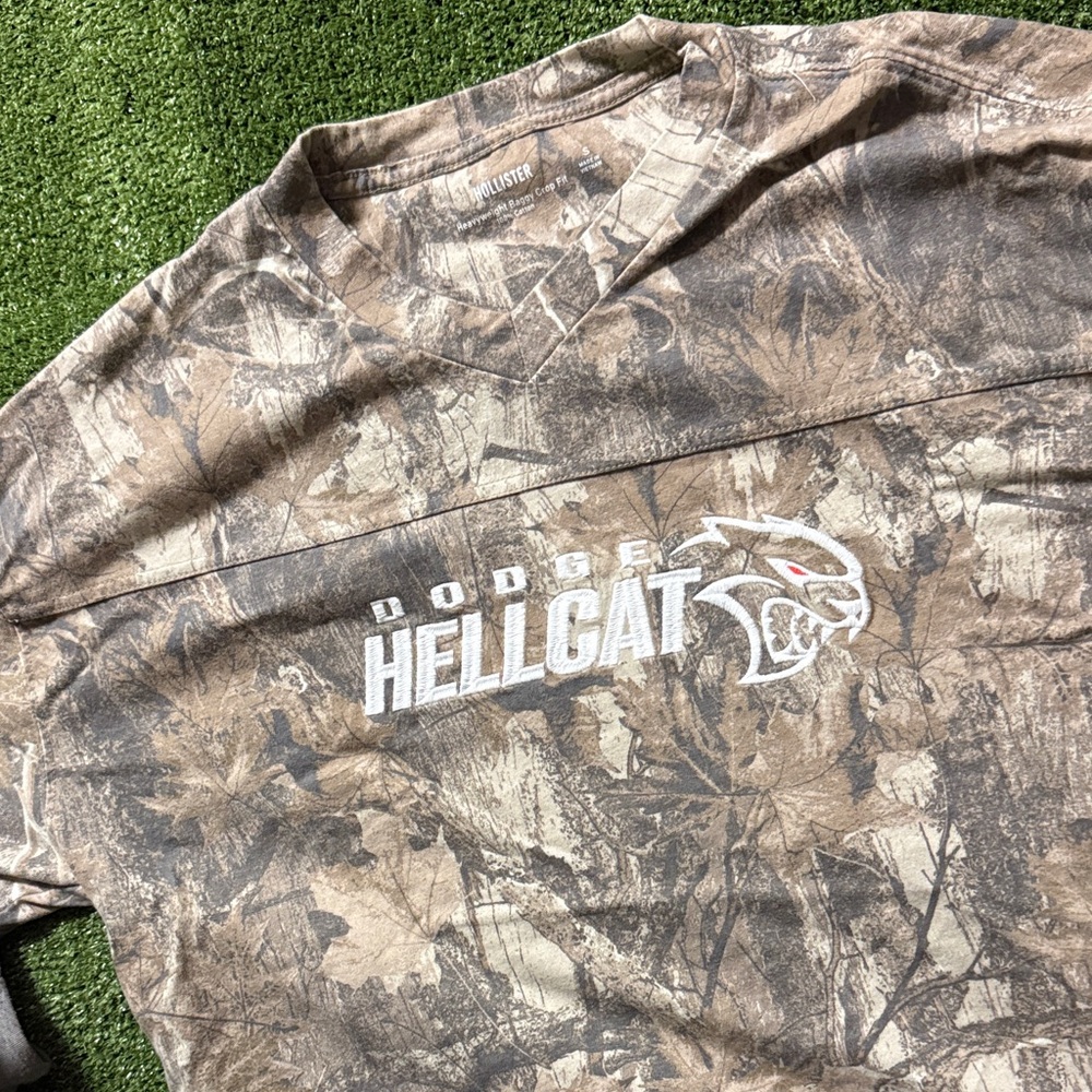 Hollister Boxy Camouflage Graphic Tee